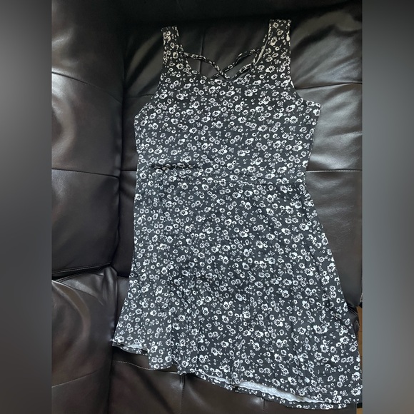 6 Large ladies dresses, some without tags - Picture 7 of 12